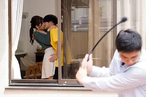 Nhìn thằng bạn đụ vợ mà sót hết cả buồi
