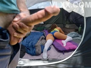 Có nhân tình nhưng nhút nhát, cchuối trai tìm đến cô bạn học làm “gái điếm”